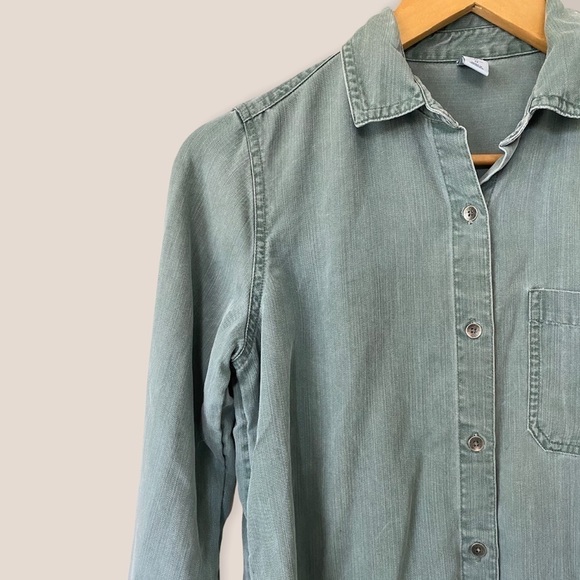 OLD Navy Long Sleeve Button Down Shirt - Picture 3 of 8